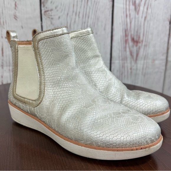 FIT FLOP faux snake skin embossed leather chelsea ankle boots silver size 7 EUC - Picture 1 of 17